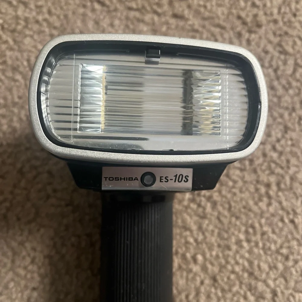 Toshiba ES-10s Electronic Flash TESTED